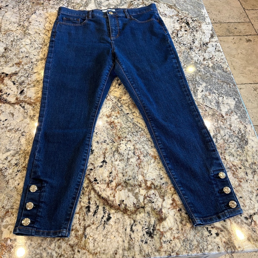 Jeans with snaps